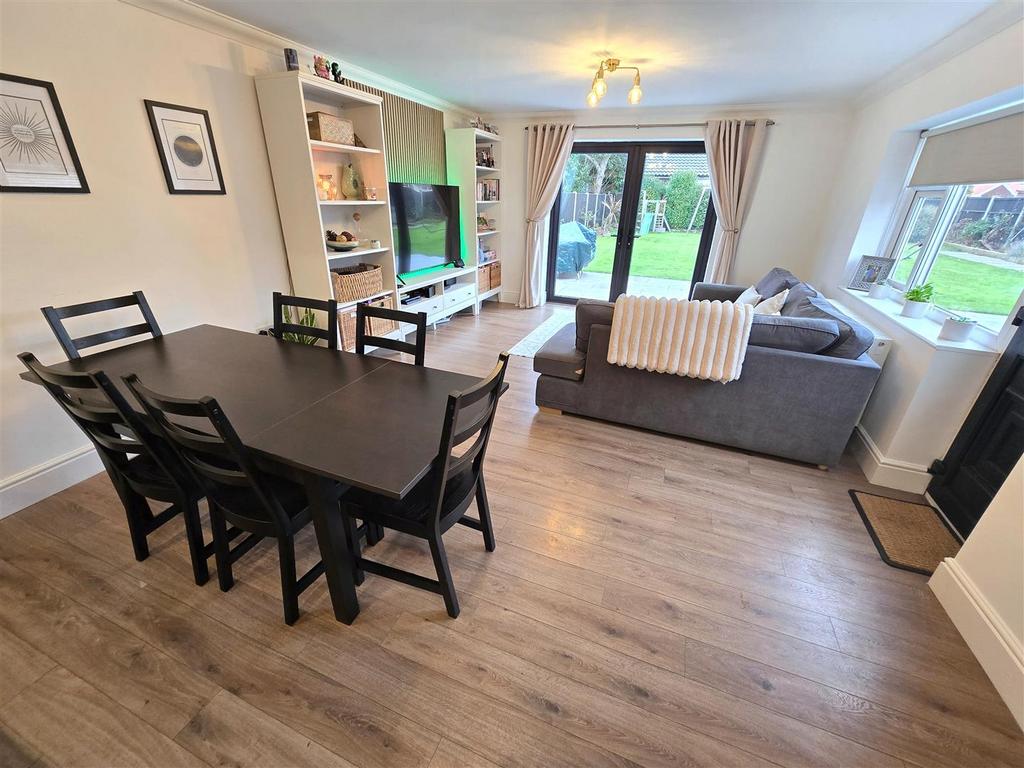 Lounge/Diner/Kitchen