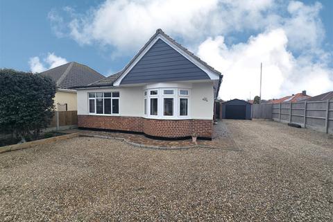 3 bedroom detached bungalow for sale - West Road, Caister-On-Sea
