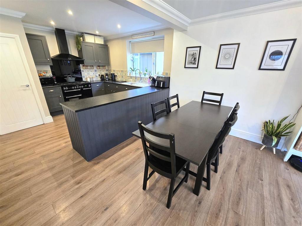 Lounge/Diner/Kitchen