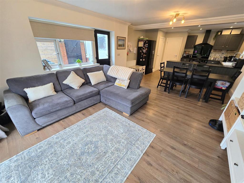 Lounge/Diner/Kitchen