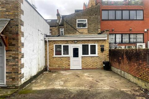 undefined, Snakes Lane East, Woodford Green, IG8
