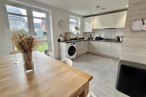 3 bedroom end of terrace house for sale, Adams Close, Poole BH15