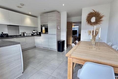 3 bedroom end of terrace house for sale, Adams Close, Poole BH15