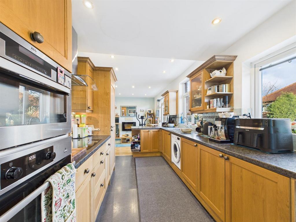 Kitchen/Living Area