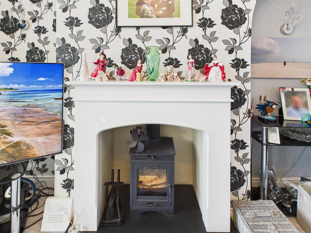 L OUNGE LOG BURNER.jpg