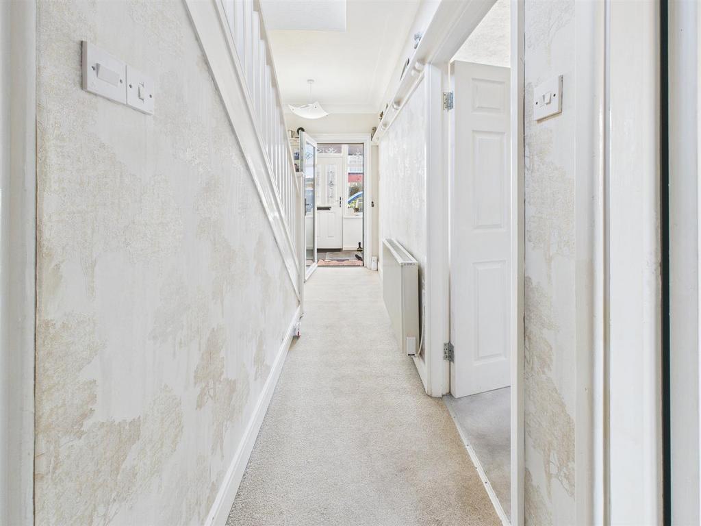 HALLWAY 2.jpg