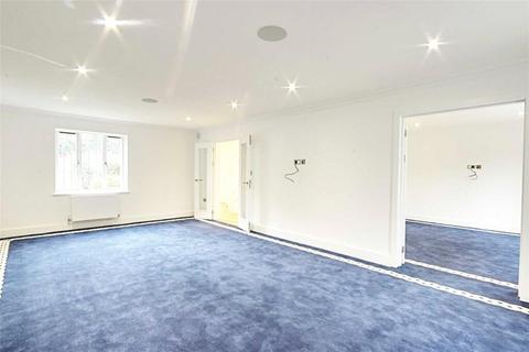 5 bedroom detached house to rent, Old Orchard Close, Hadley Wood, EN4