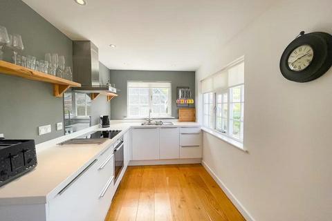 2 bedroom apartment to rent, St. Marys Road, Braunton EX33