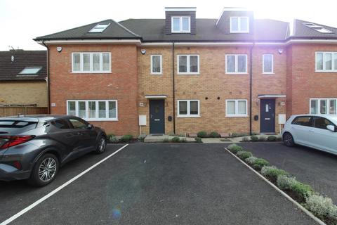 3 bedroom terraced house to rent, Wood Lane End, Hemel Hempstead HP2