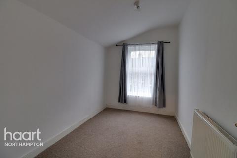 3 bedroom terraced house to rent, Alcombe Road, NORTHAMPTON