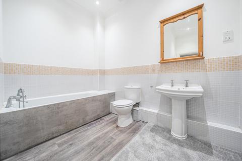 2 bedroom flat for sale, Park Approach, Fareham PO17