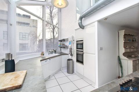3 bedroom house to rent, Strand Street, Poole