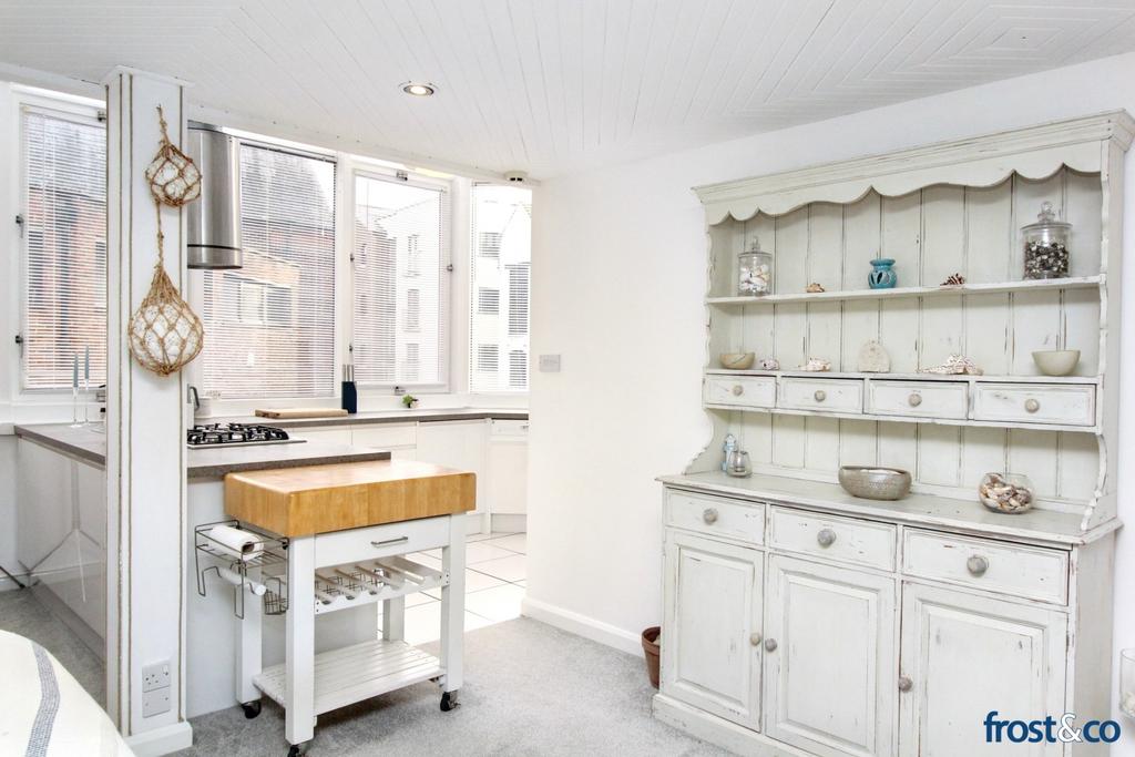 Lounge to Kitchen