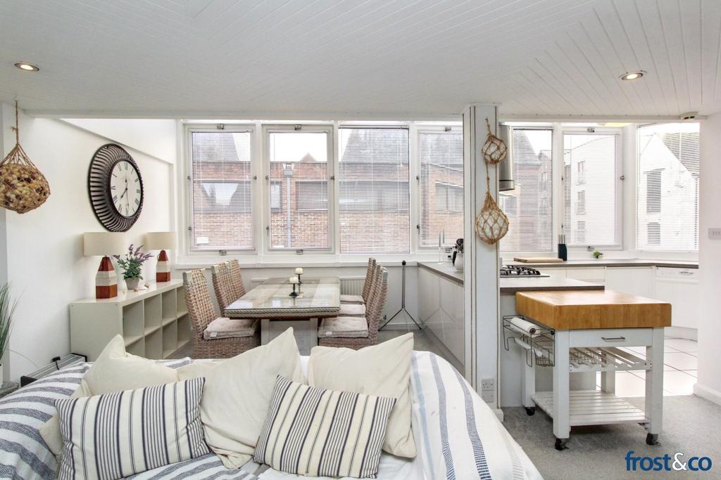 Lounge to Dining
