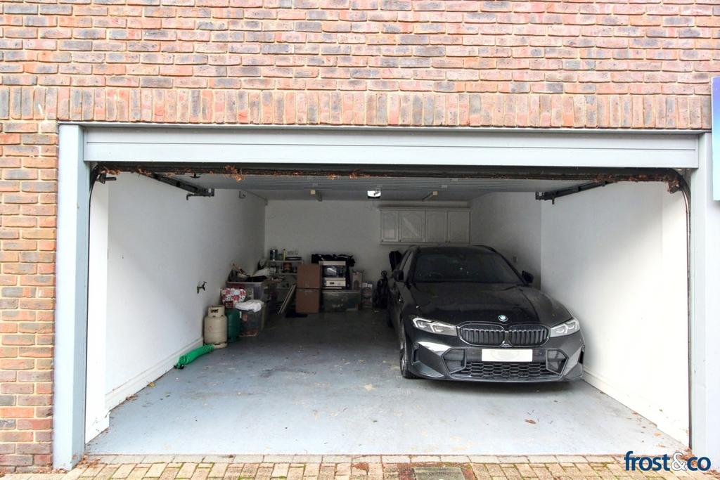 Garage 2