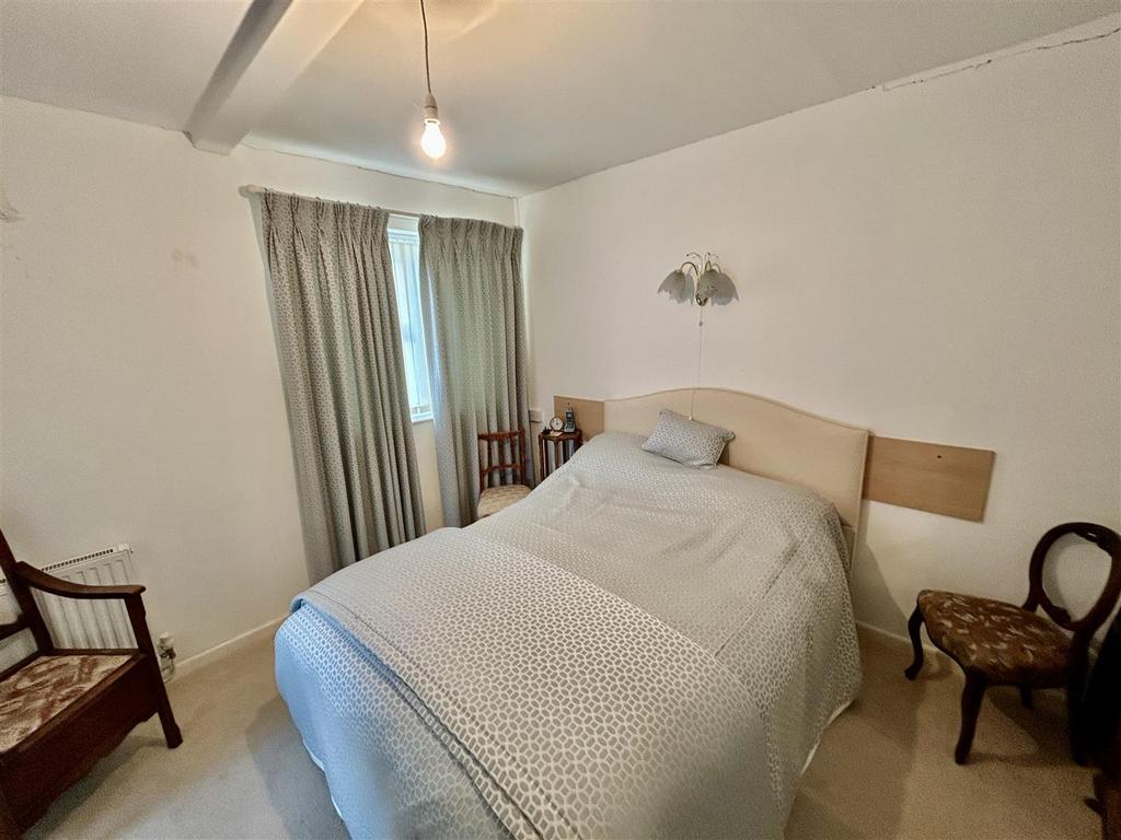 Bed1.JPG