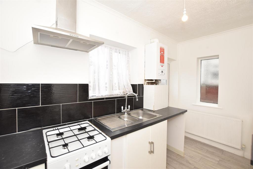 Kitchen copy.jpg