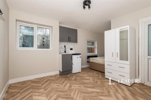 House share to rent, Sherwood Crescent, Reigate, Surrey, RH2