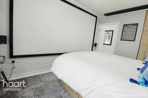2 bedroom flat for sale, Waratah Drive, CHISLEHURST