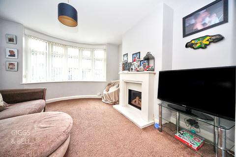 3 bedroom terraced house for sale, Gardenia Avenue, Luton, LU3