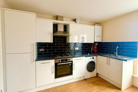 2 bedroom flat to rent - Hainault Road, London E11