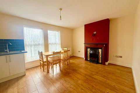 2 bedroom flat to rent, Hainault Road, London E11
