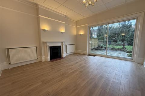 3 bedroom flat to rent, Aberdare Gardens, South Hampstead NW6