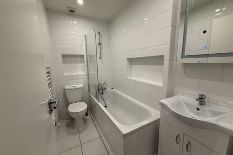 3 bedroom flat to rent, Aberdare Gardens, South Hampstead NW6