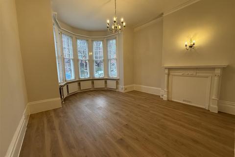 3 bedroom flat to rent, Aberdare Gardens, South Hampstead NW6