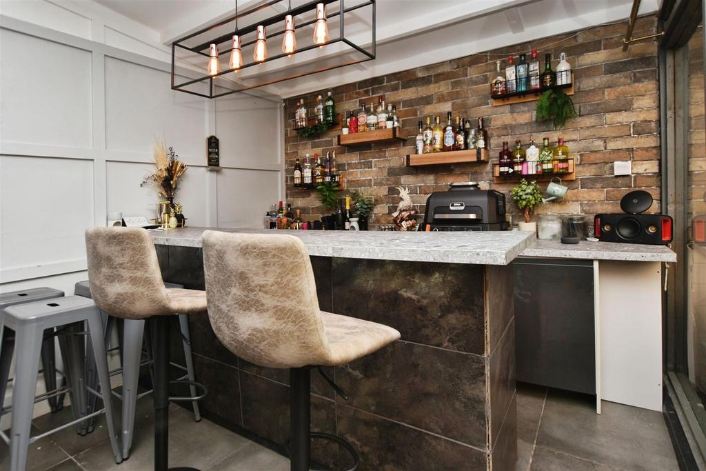 A901515a-summer 20bar.JPG