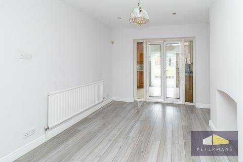 5 bedroom semi-detached house to rent, Grange Hill, Edgware, HA8