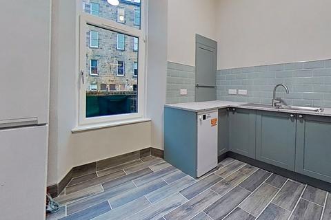 2 bedroom flat to rent, Queen Mary Avenue, Glasgow, G42