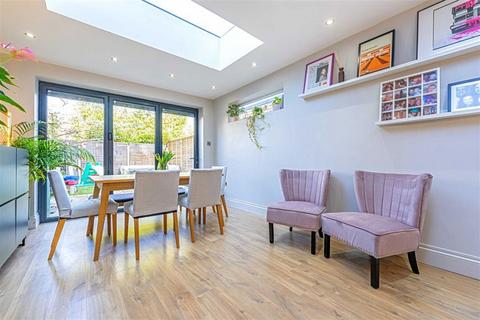 3 bedroom house for sale, Sunnyside Road, Teddington TW11