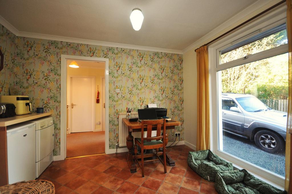 Dining kitchen