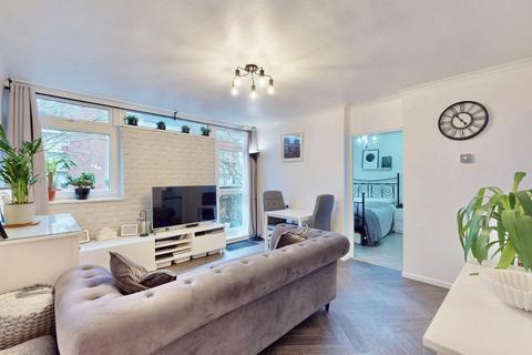 1 bedroom apartment for sale, Edmonton Court, Canada Water, London, SE16