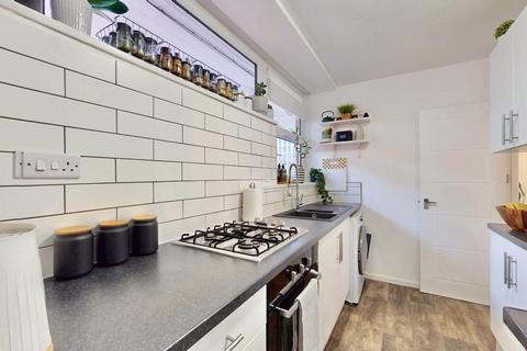 1 bedroom apartment for sale, Edmonton Court, Canada Water, London, SE16