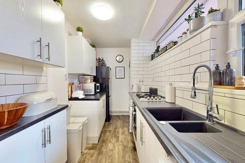 1 bedroom apartment for sale, Edmonton Court, Canada Water, London, SE16