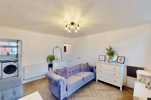 1 bedroom apartment for sale, Edmonton Court, Canada Water, London, SE16