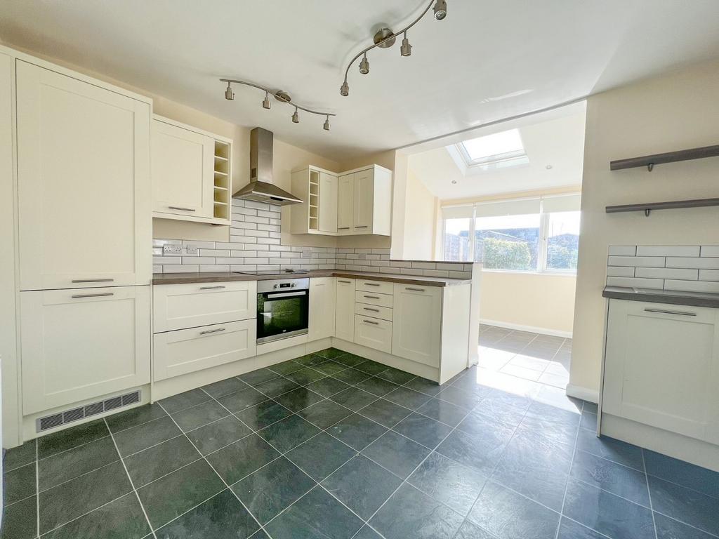 Kitchen/Dining Area