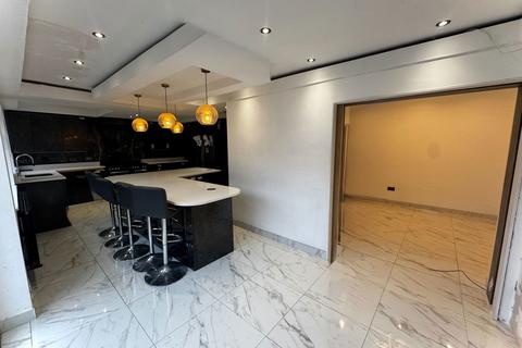 3 bedroom semi-detached house for sale, Park Road, Manchester M32