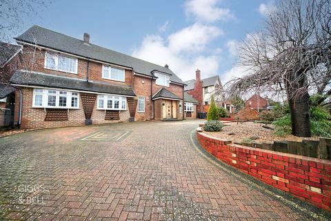 4 bedroom detached house for sale, Old Bedford Road, Luton, Bedfordshire, LU2