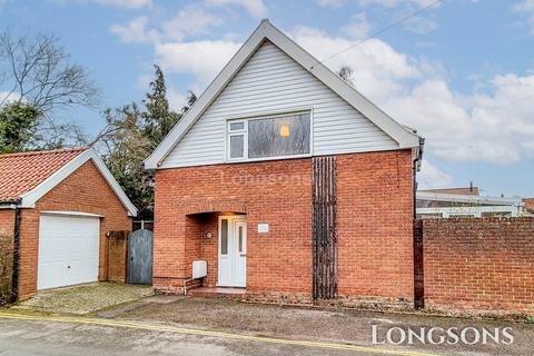 2 bedroom detached house to rent, Theatre Street, Swaffham
