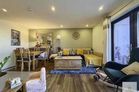 1 bedroom flat for sale, Williams Way, Wembley HA0