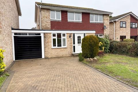 4 bedroom detached house to rent, Mead Close, Egham, Surrey, TW20