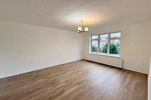 4 bedroom detached house to rent, Mead Close, Egham, Surrey, TW20