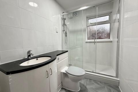 4 bedroom detached house to rent, Mead Close, Egham, Surrey, TW20