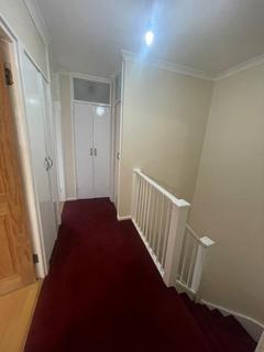 3 bedroom house to rent, Boxgrove Road, London SE2