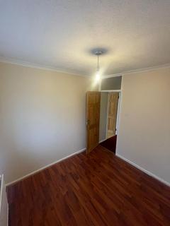 3 bedroom house to rent, Boxgrove Road, London SE2