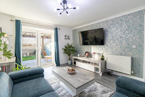 3 bedroom terraced house to rent, Sandpiper Way