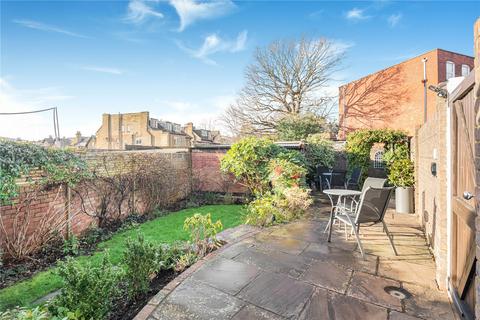 4 bedroom end of terrace house for sale, Regal Close, London, W5